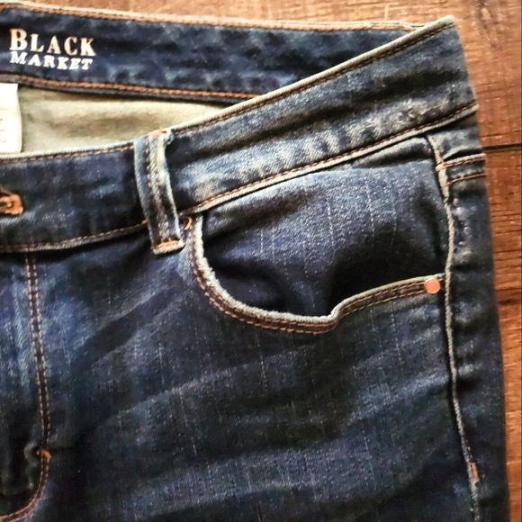 WHITE HOUSE BLACK MARKET CAPRI JEANS- SIZE 10 - Picture 5 of 8
